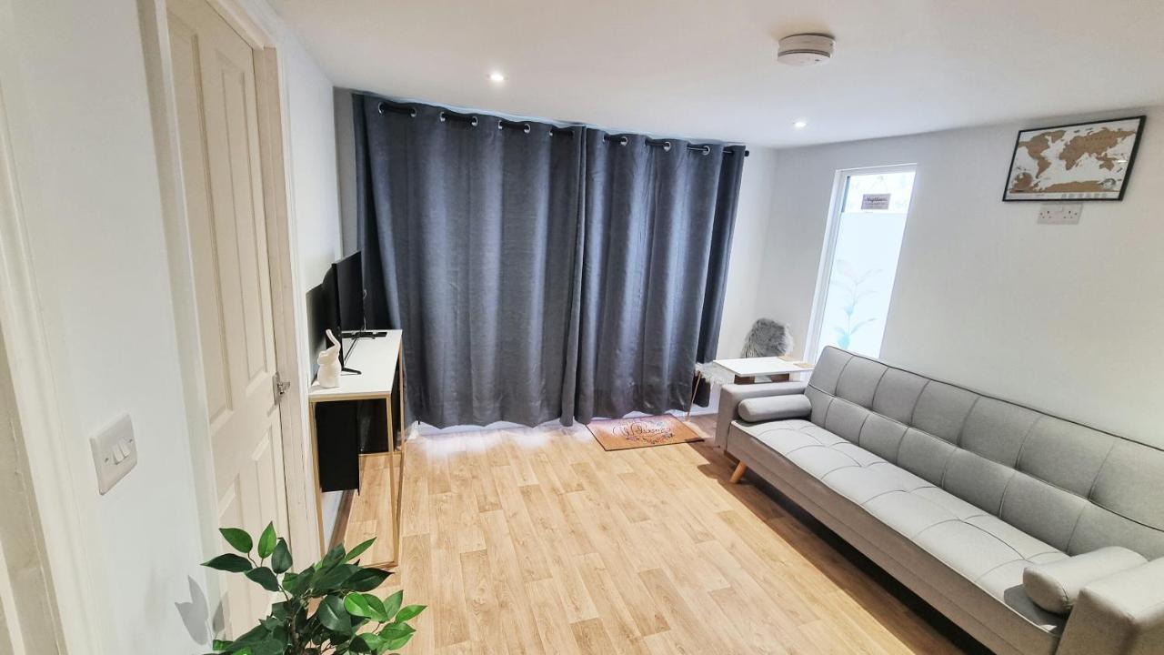 T-I-G-H The Coziest Place Wifi & Netflix Near Roundhay Villa Leeds  Dış mekan fotoğraf